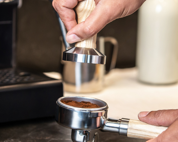 Cómo Usar un Prensador de Espresso